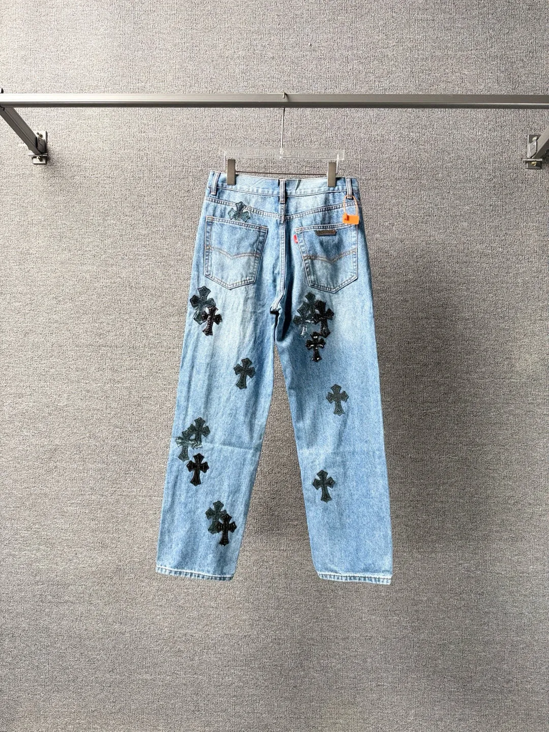 P270 💰 (Top version) Chrome Hearts/Chrome Hearts 25FW CH starry sky leather cross bamboo jeans adopt starry sky theme patchwork elements, mostly in the shape of a cross, with glitter on the leather surface. Unique design, simple and elegant details, exquisite workmanship, the entire trousers are neatly routed, and the details are in place! It’s also so cool that both men and women can easily control it. It’s a gender-neutral trendy up version. Color: blue Size: 28-30-32-34-36 (corresponds to S-M-L-XL-XXL)